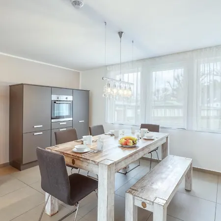 2 Bedroom Nice In Wustrow 펜션