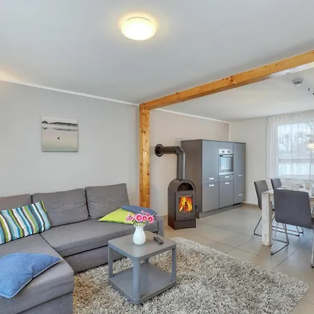 2 Bedroom Nice In Wustrow 펜션 *
